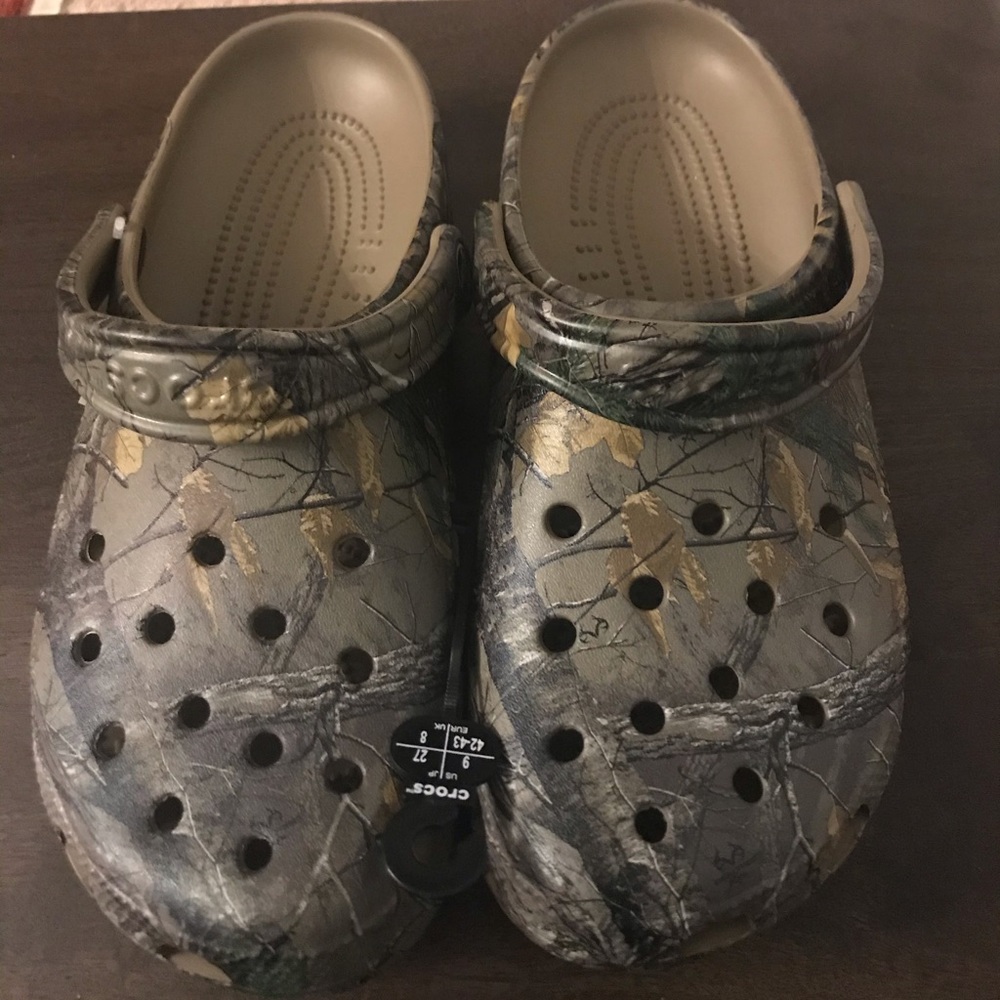 Crocs Camo size 9M